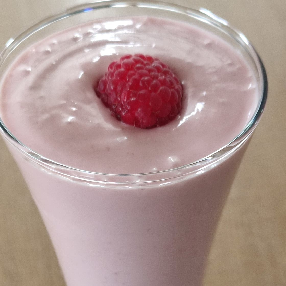Raspberry Cheesecake Smoothie (Vegetarian)