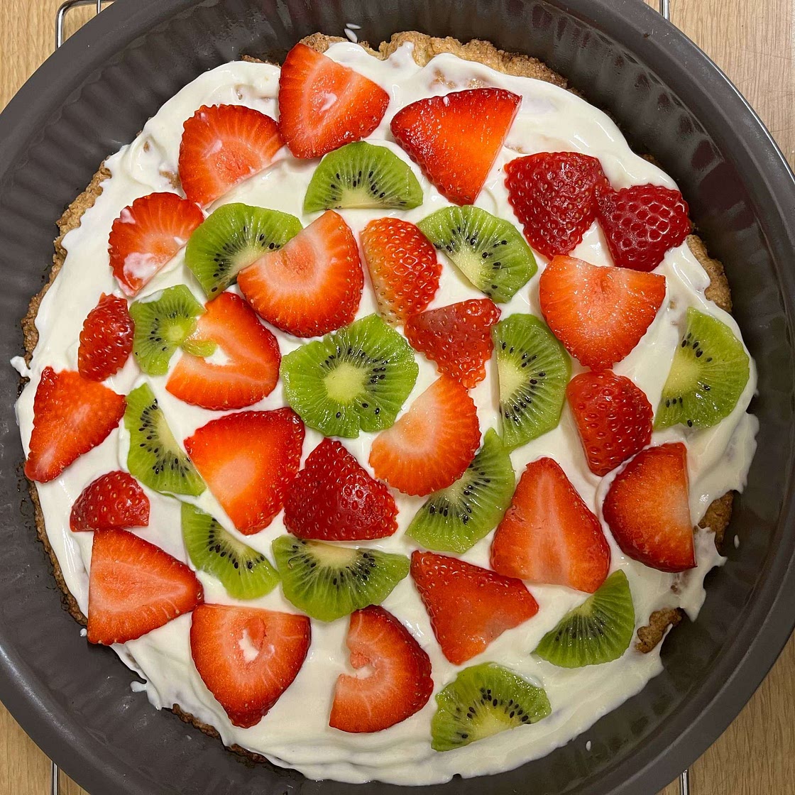Fruit pizza