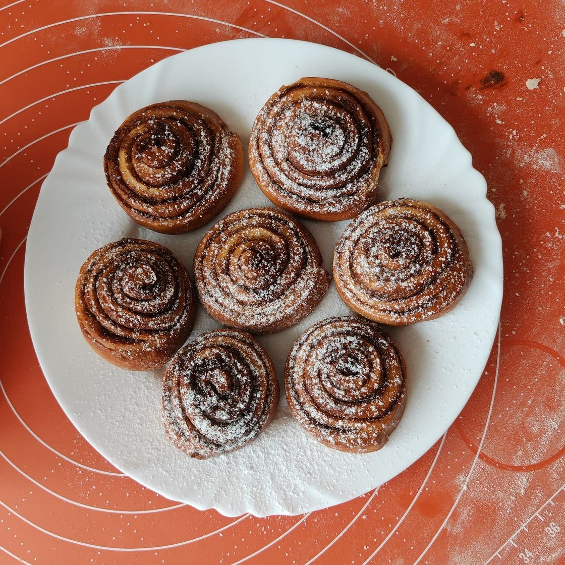 Small Batch Brown Butter Cinnamon Rolls