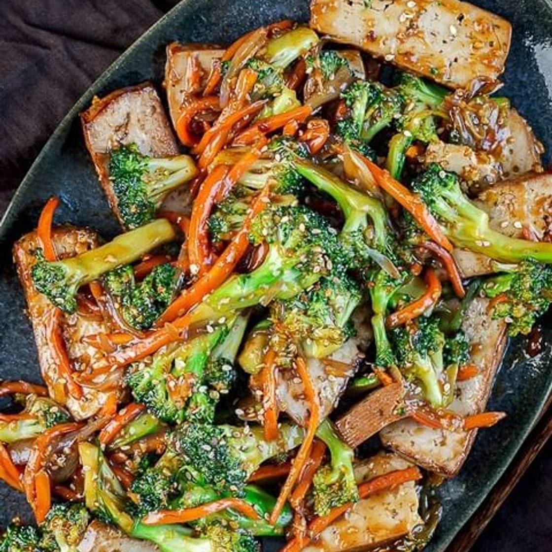 Wok brocolis tofu