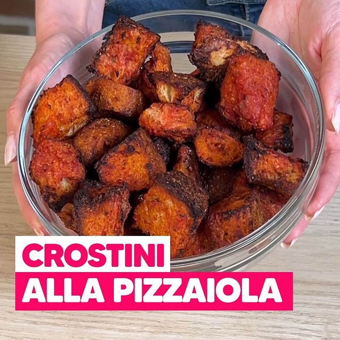 Crostini alla pizzaiola