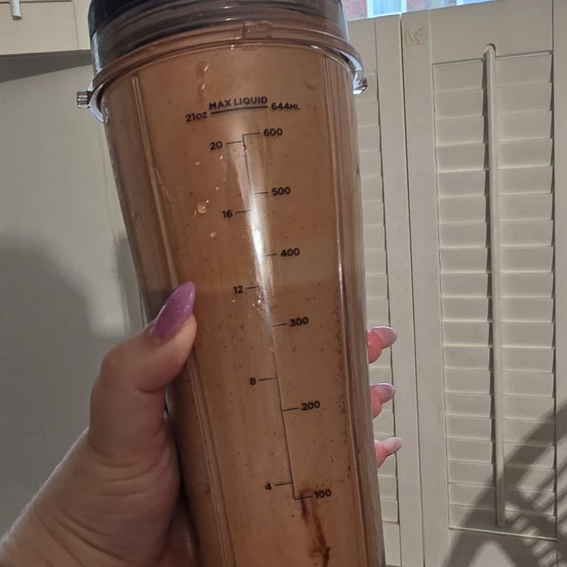 Healthy Chocolate and Peanut Butter Smoothie
