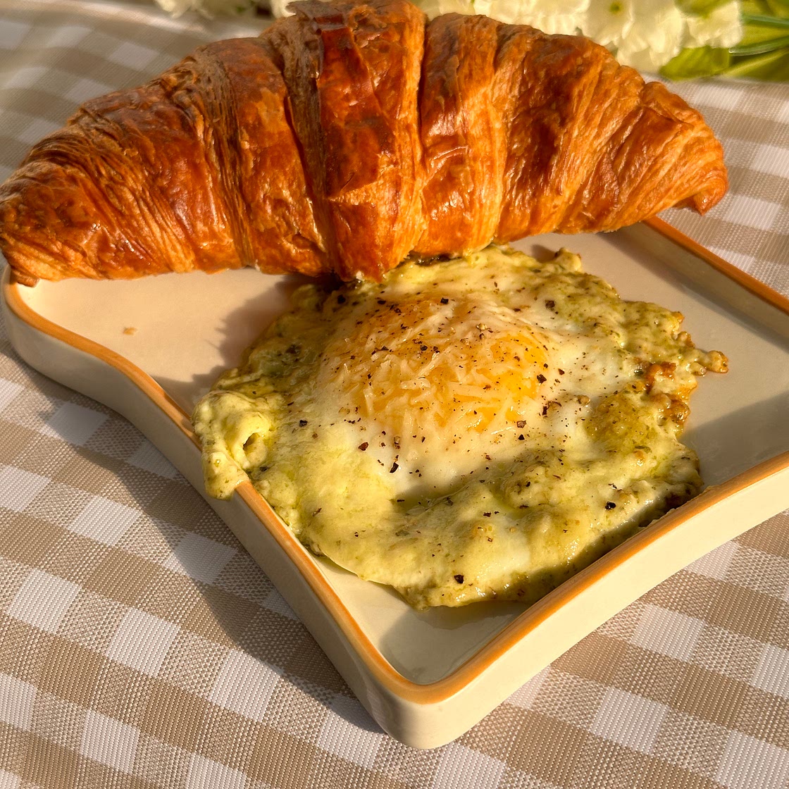 Pesto Cream Fried Eggs