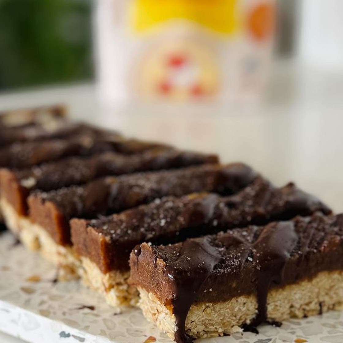 OATY ALMOND CARAMEL BARS 