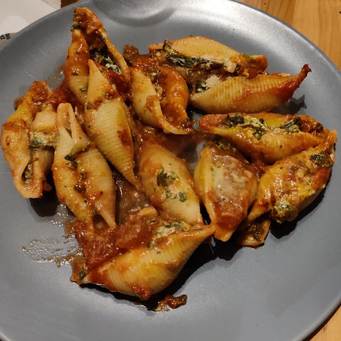 Conchiglioni mit Ricotta-Spinat-Füllung