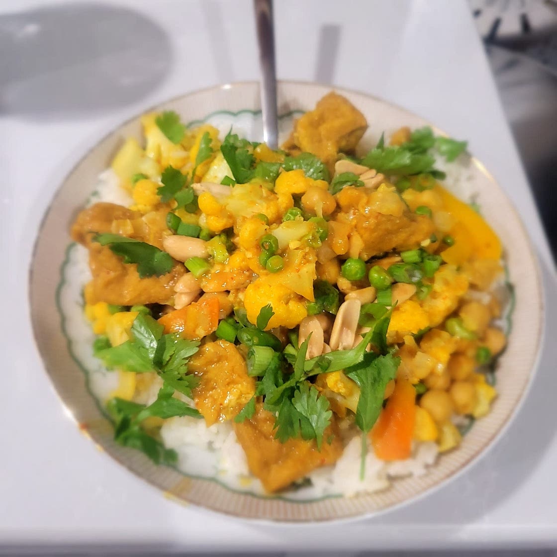Thai Peanut Coconut Cauliflower Chickpea Curry