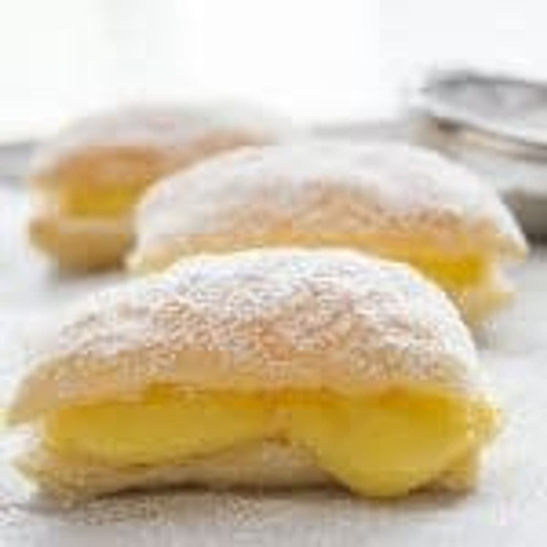 Sporcamuss Italian Cream Filled Pastries