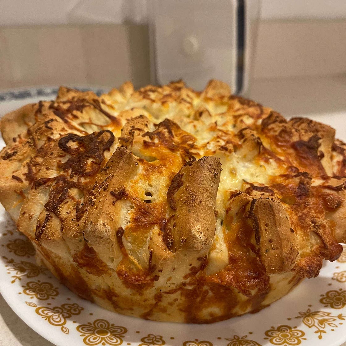 Cheesy garlic pull apart
