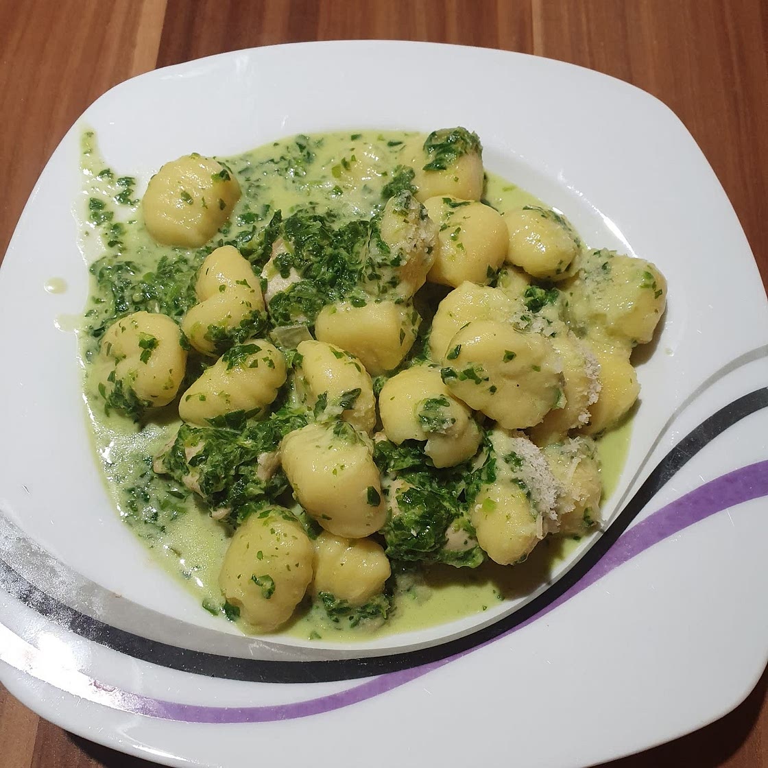 Gnocchi mit Spinat und Zitrone