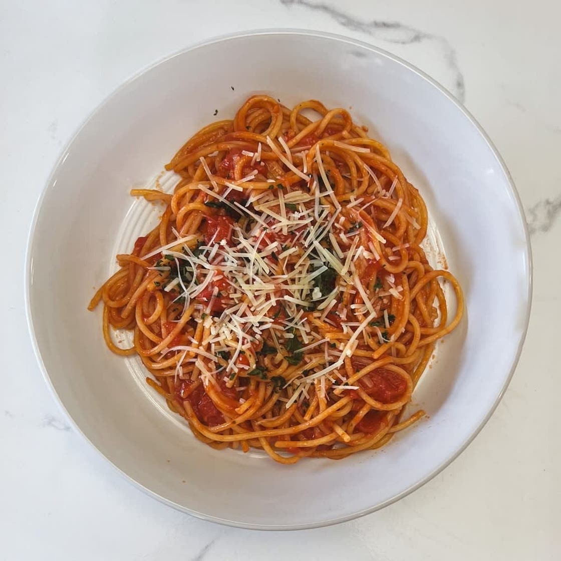 Spaghetti with Crushed Tomato and Basil -