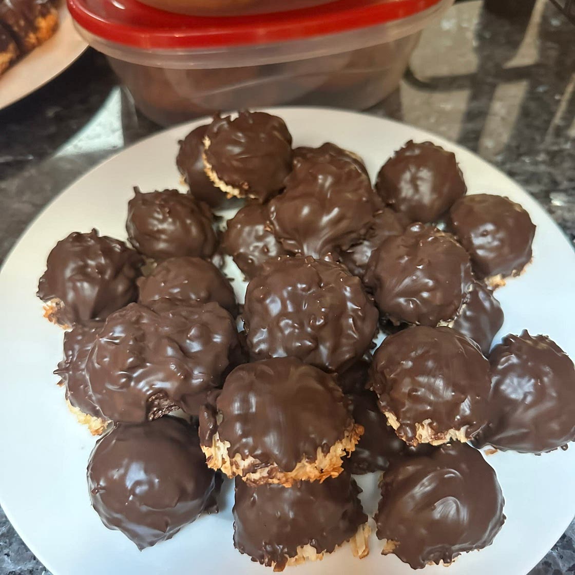 Chocolate-Dipoed Coconut Macaron