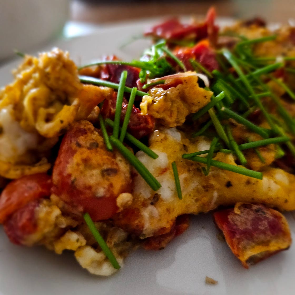 Rührei mit getrockneten Tomaten