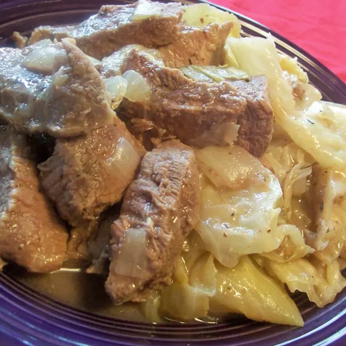 Slow-Cooked Beef & Cabbage
