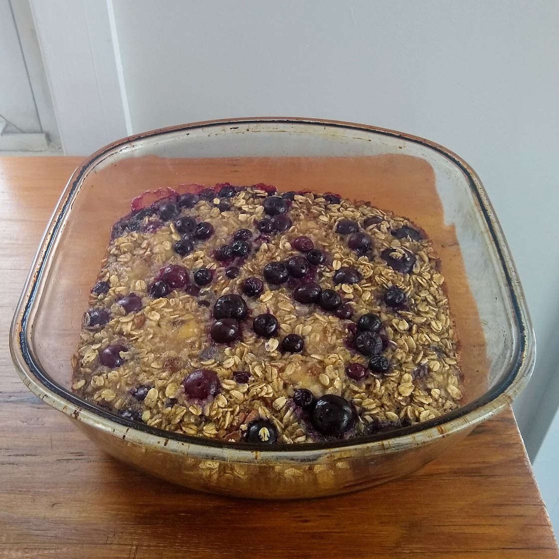 Blueberry and Banana Baked Oatmeal