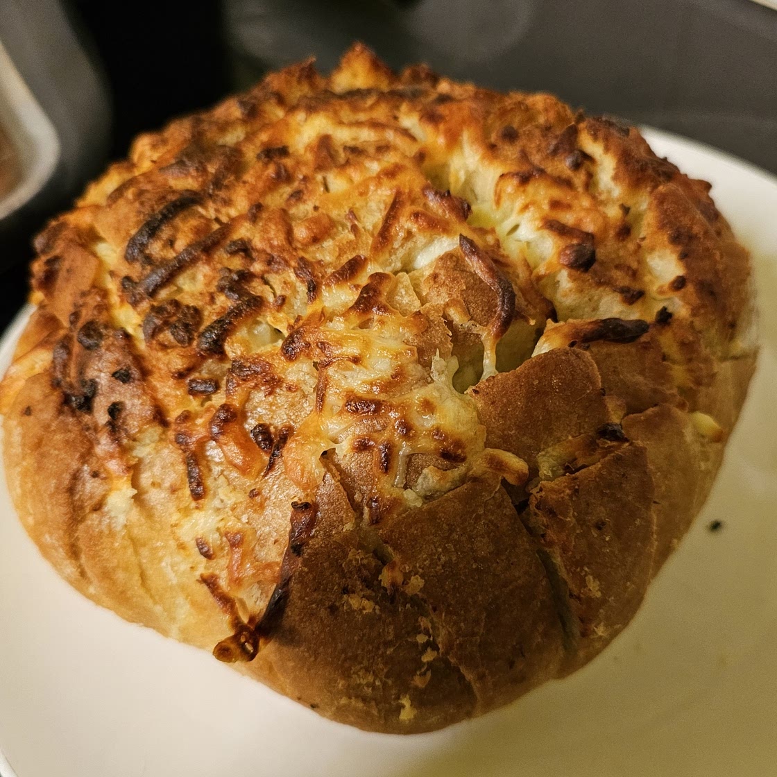 Cheese and Garlic Crack Bread (Pull Apart Bread)