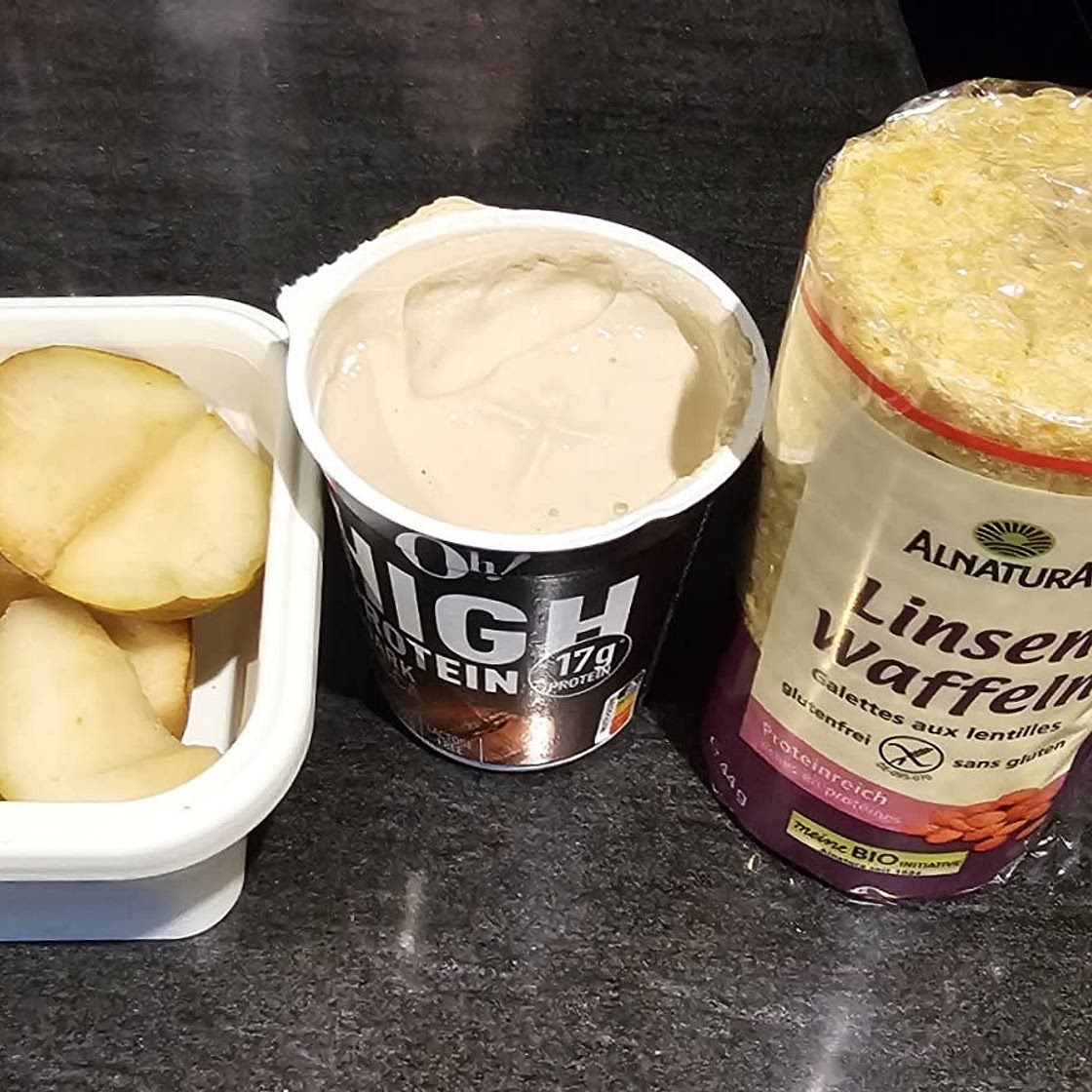 Proteinquark mit Linsenwaffeln und Früchte