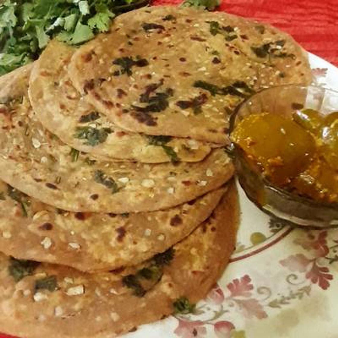 गार्लिक लच्छा पराठा (Garlic lachha paratha recipe in hindi)