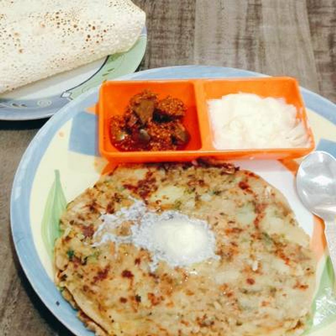 ग्रीन स्टफ आलू पराठा (Green Stuff Aloo Paratha recipe in Hindi)