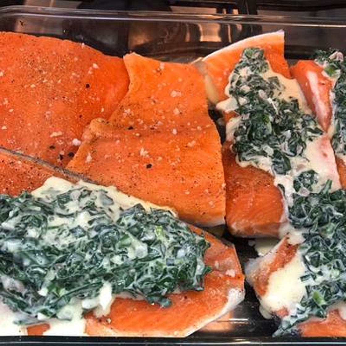 Salmón a la rockerfeller con el toque sonorense