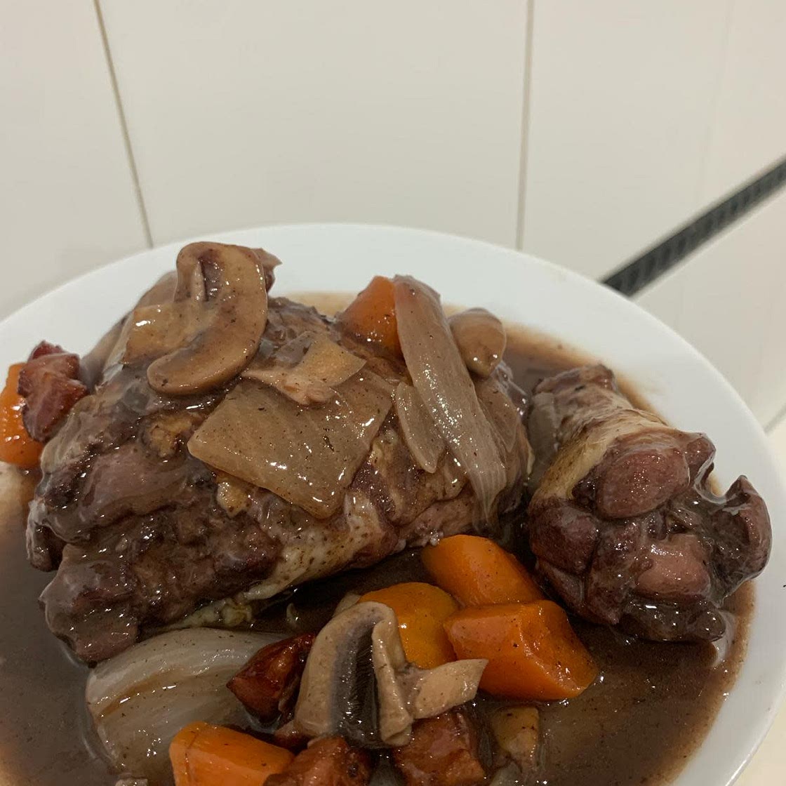 Coq au vin (pollo al vino)