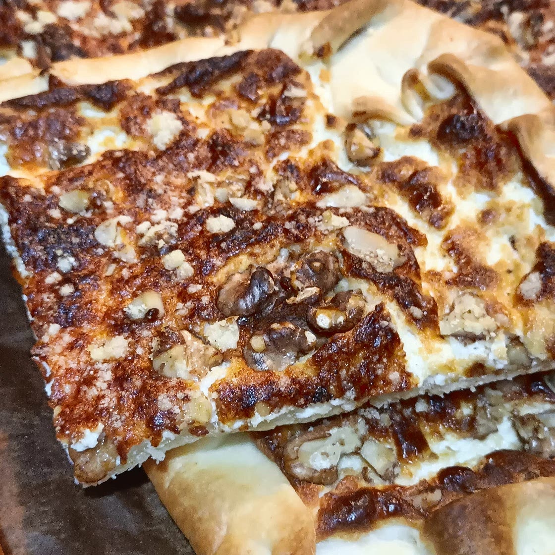 Pizza rustica stracchino ricotta e noci