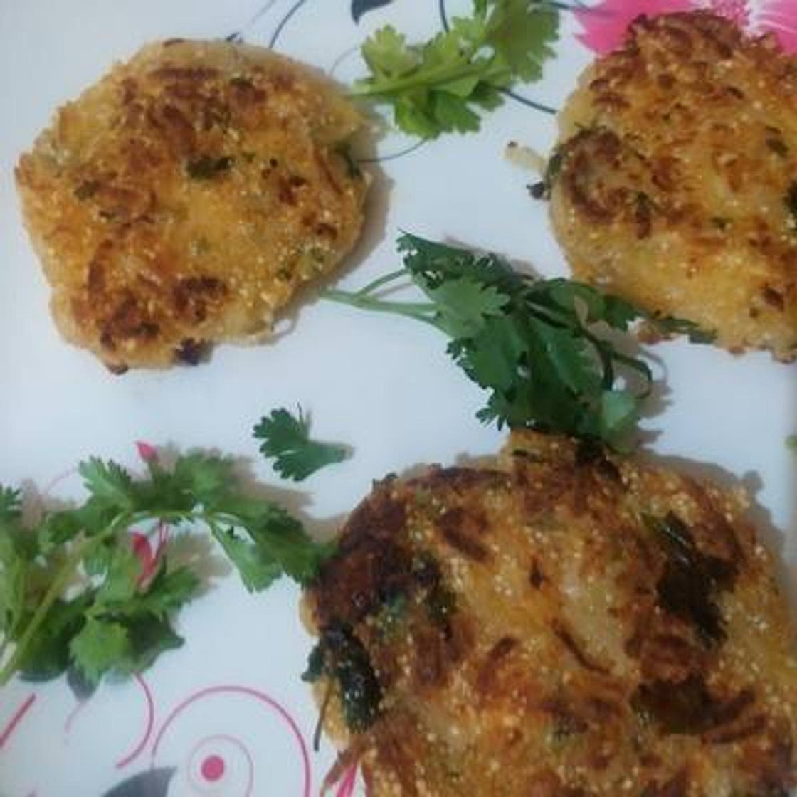 मिनी पोटैटो पैनकेक (Mini potato pancake recipe in Hindi)