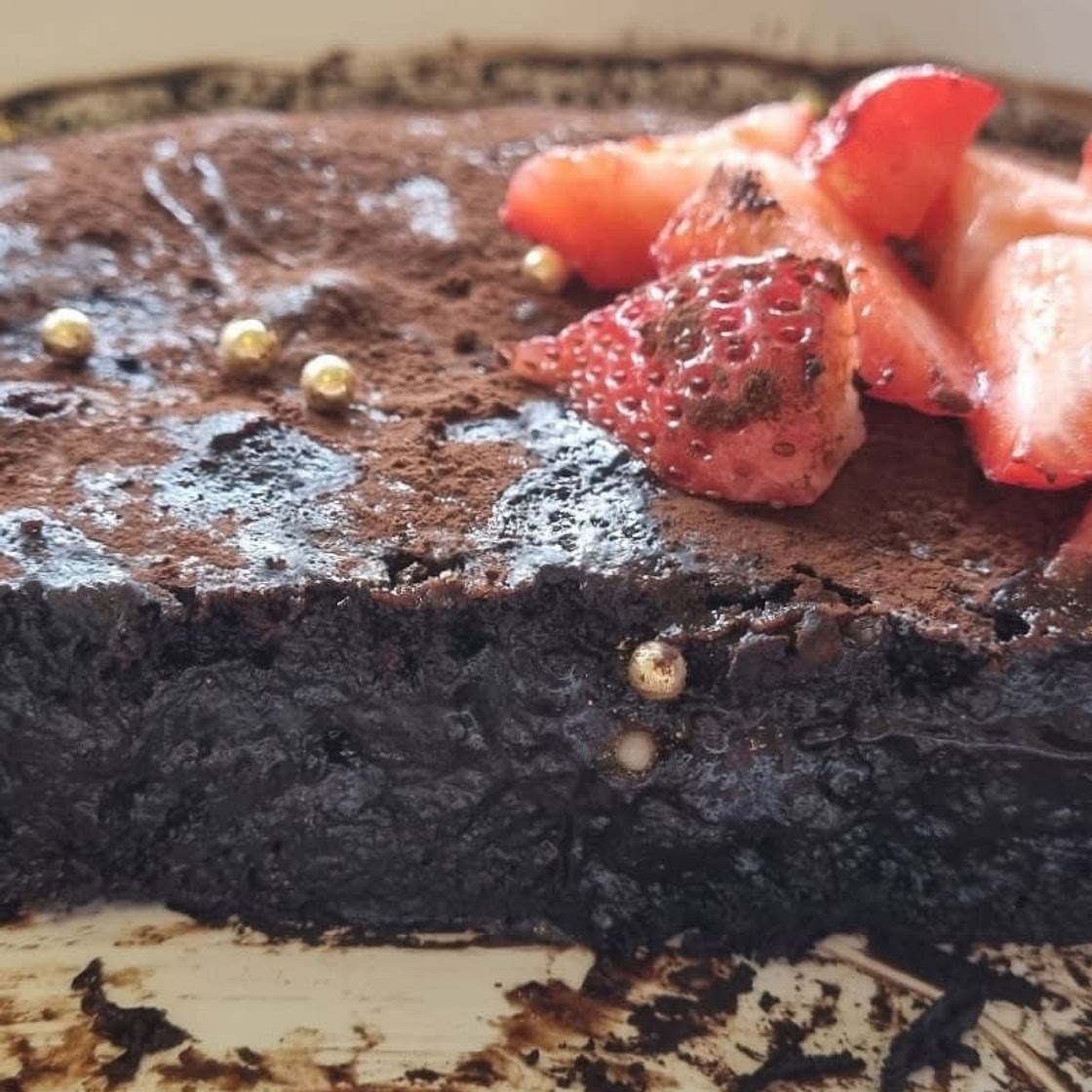 6-ingredient Gooey Swedish Chocolate Cake (Kladdkaka)