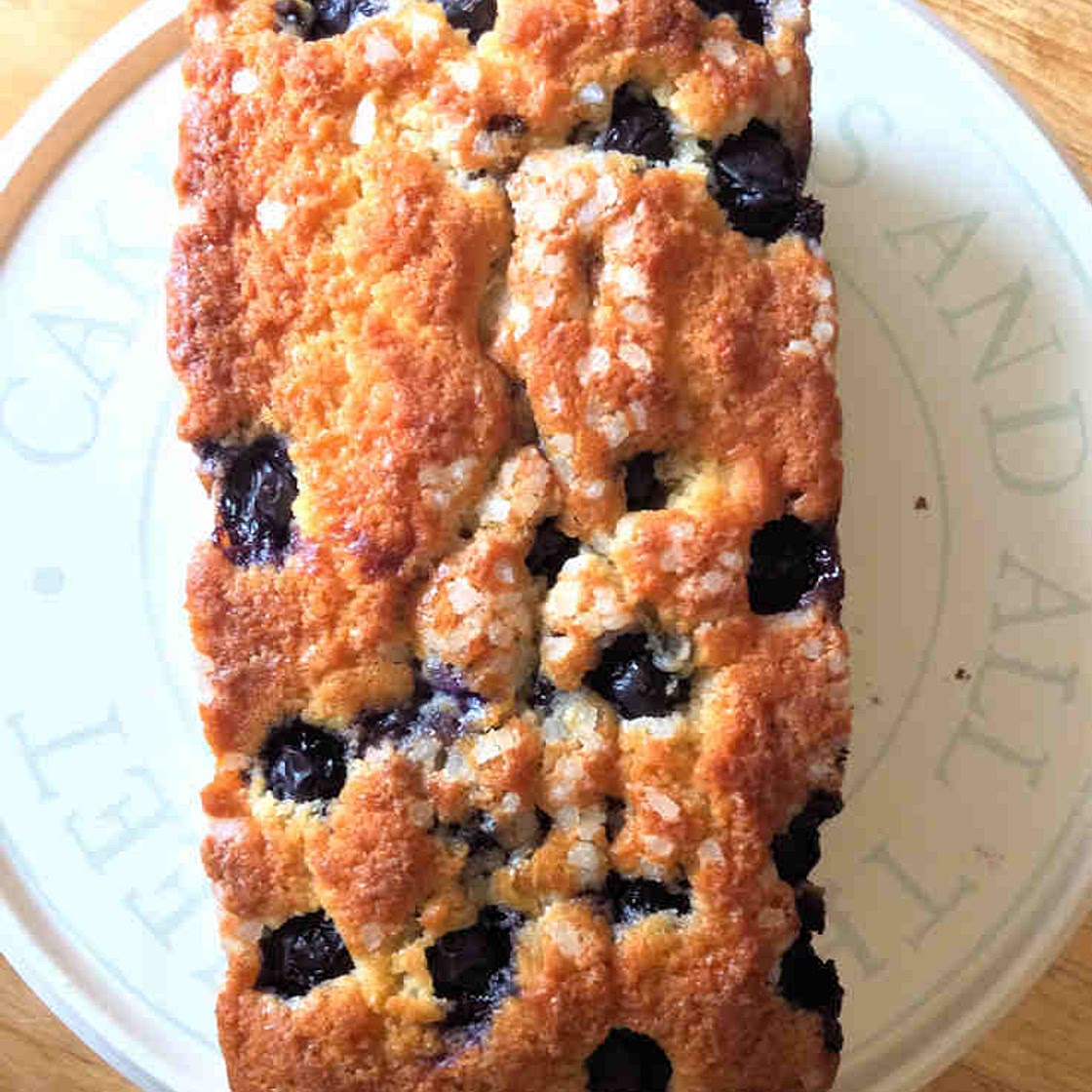 Mascarpone blueberry cake