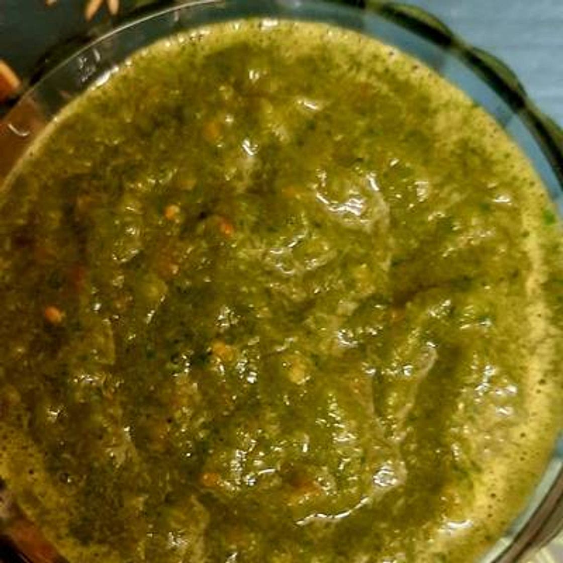 धनिया टमाटर की चटनी (dhaniya tamatar ki chutney recipe in Hindi)