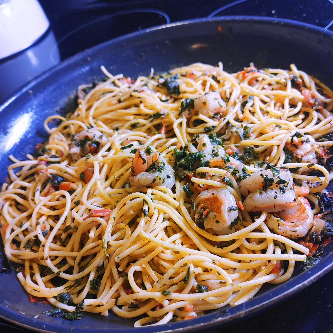 Shrimp and Tomato Pasta with Spinach