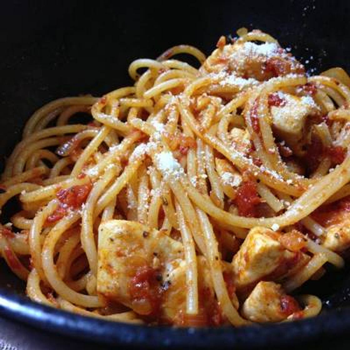 15 Minute Chicken Pasta in a Garlic Tomato Sauce