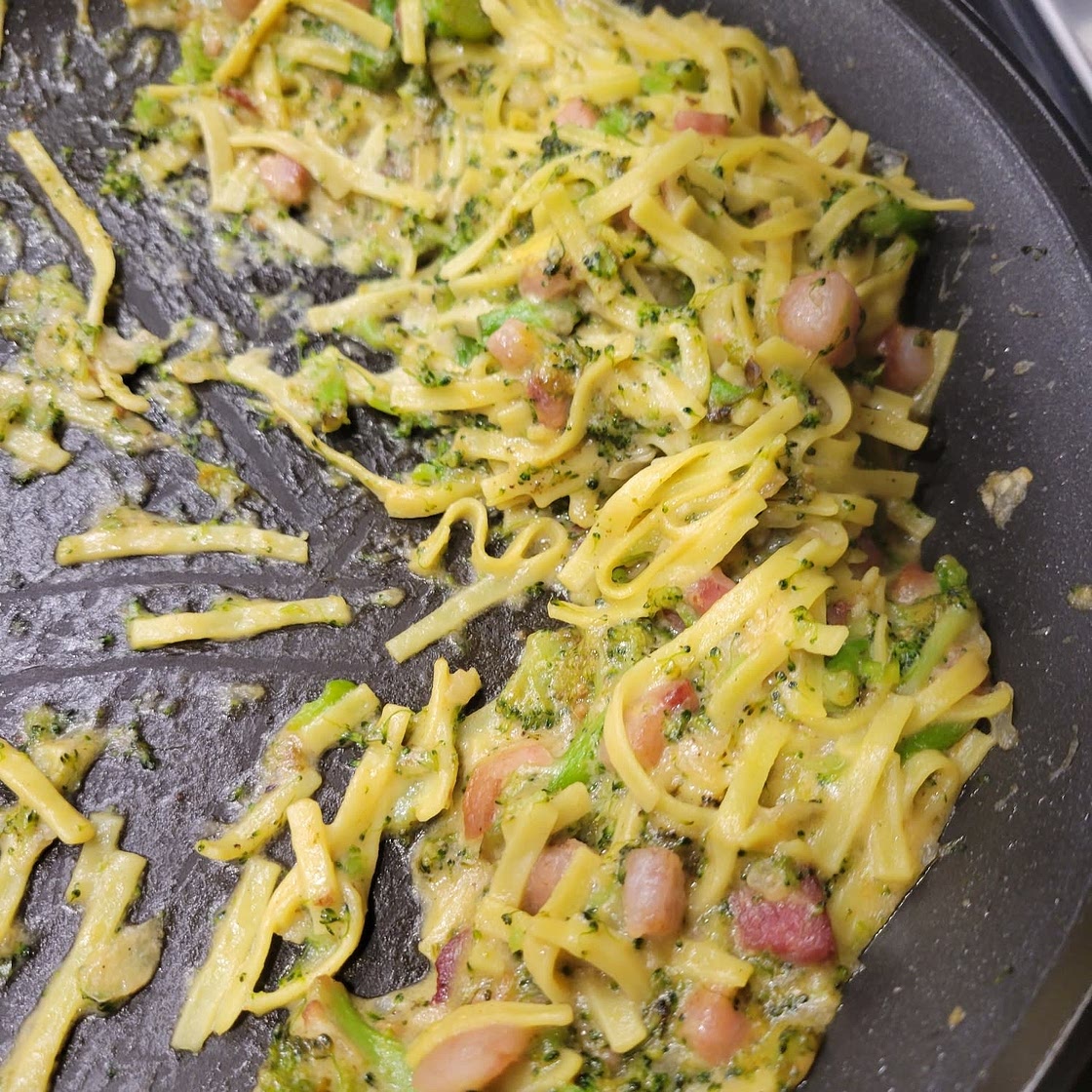 Chicken and Broccoli Noodle Casserole