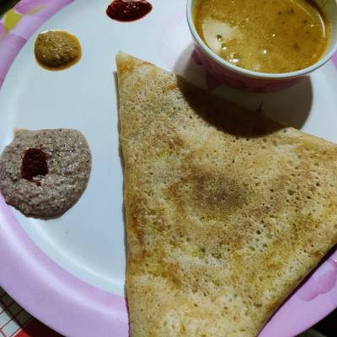 आटा और सूजी के डोसा (aata aur suji ka dosa recipe in Hindi)