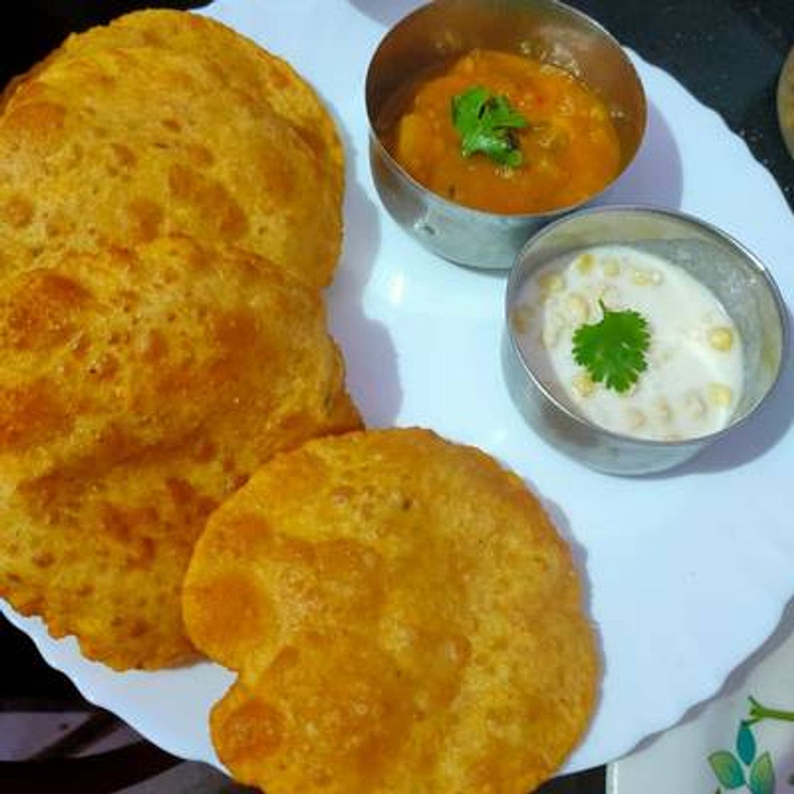 आलू बेसन पूरी (Aloo Besan puri recipe in Hindi)