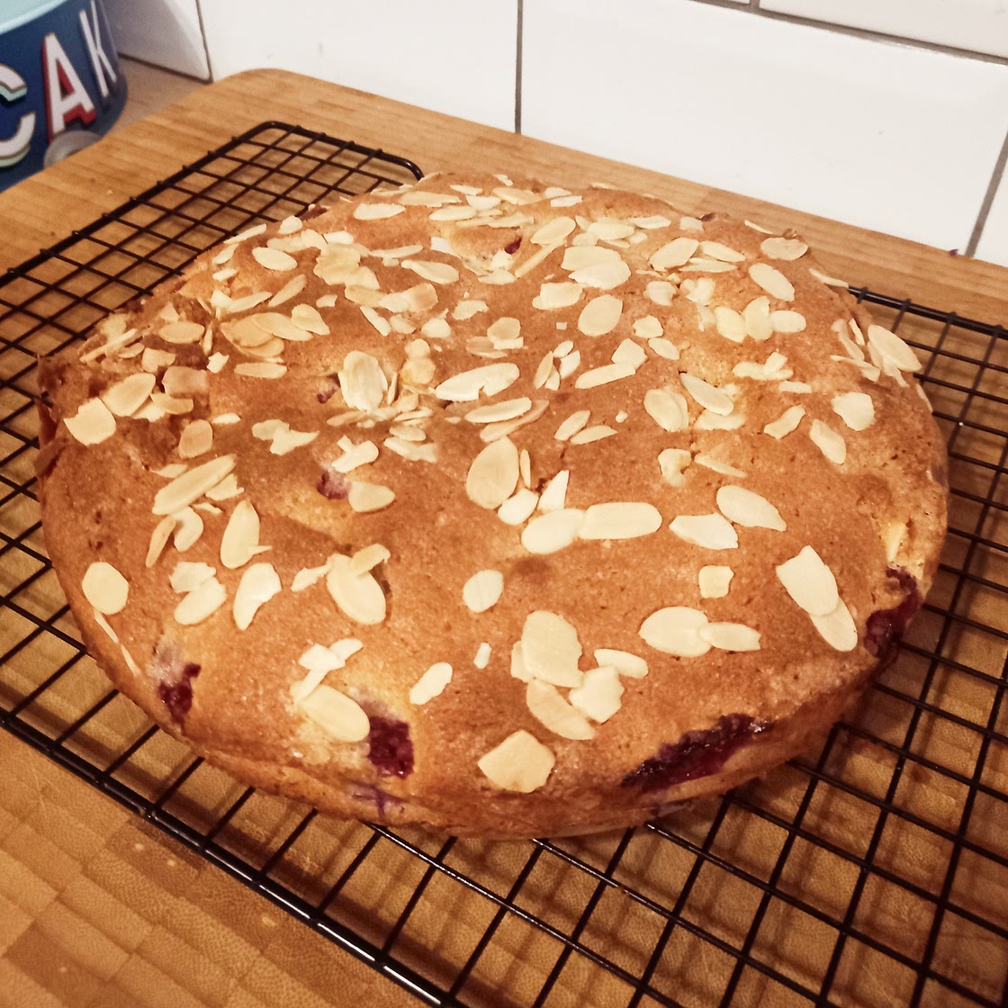 Bakewell cake