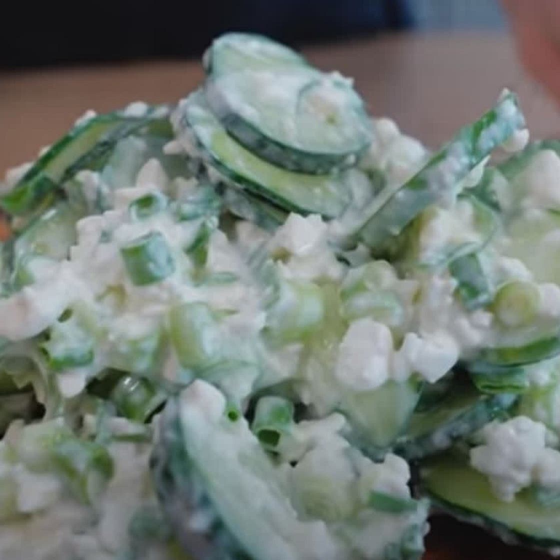 Salat s ogurzom i tvorogom