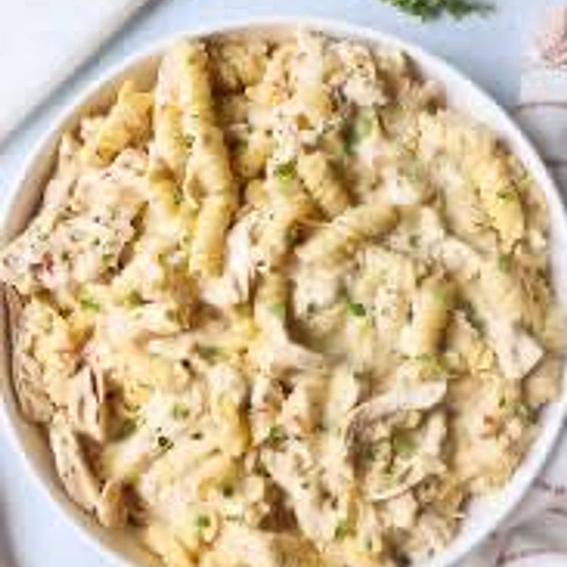 Crockpot Garlic Parmesan Chicken Pasta