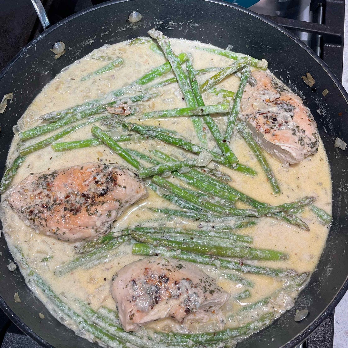 Creamy Lemon Garlic Chicken with Asparagus (30 Minutes!)