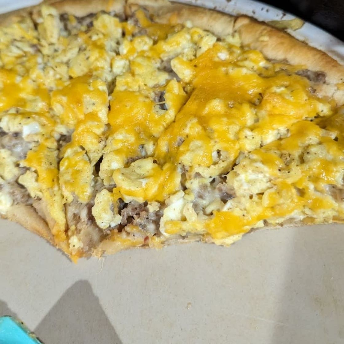 Sausage Gravy Breakfast Pizza