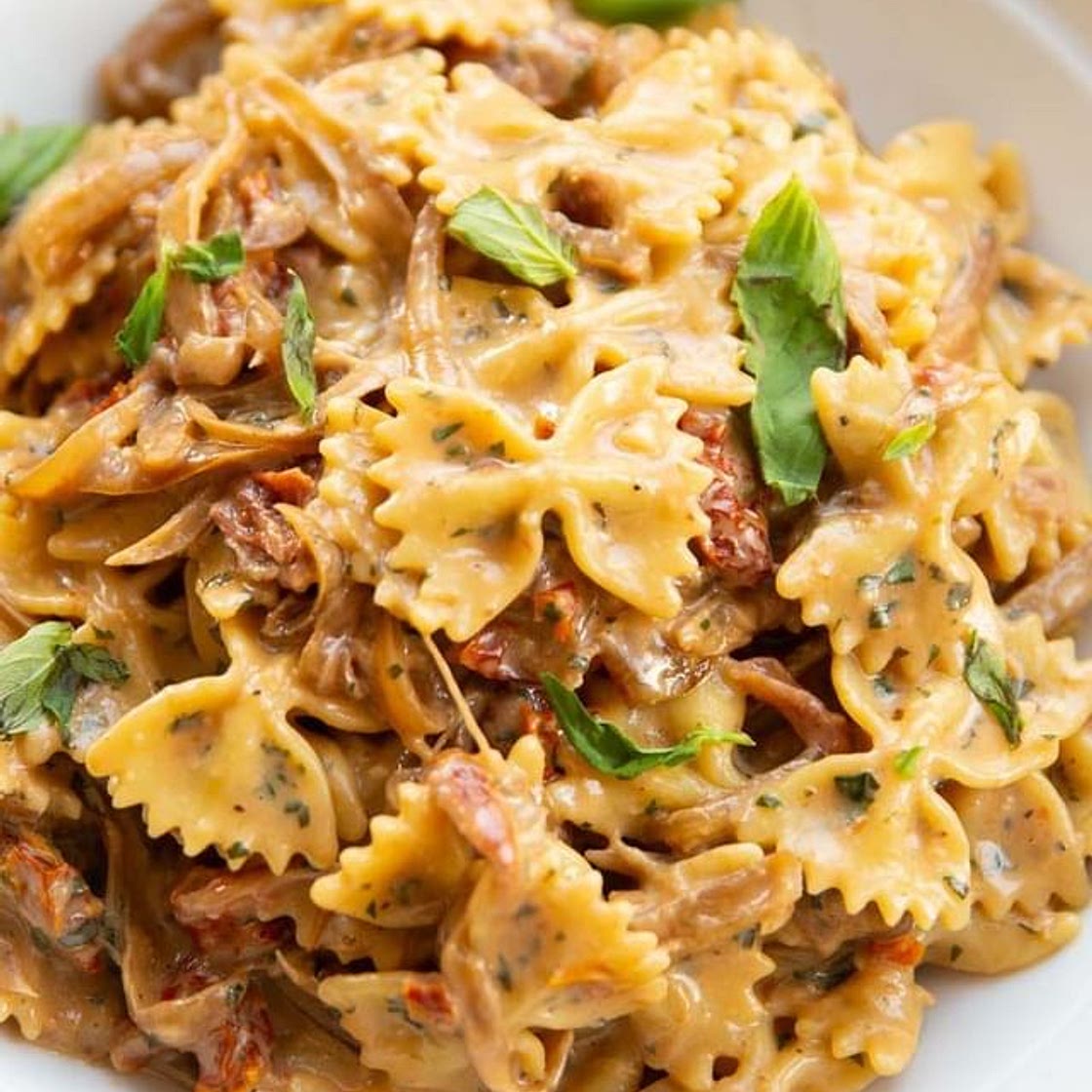 CARAMELISED ONION PASTA | Serves 4