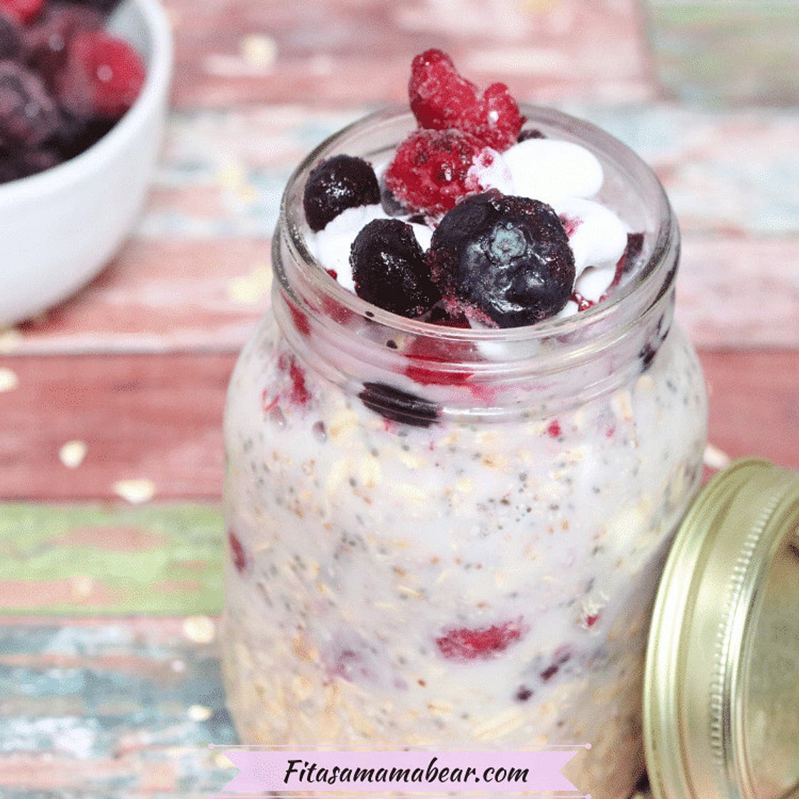 Berry Overnight Oats (Dairy-Free, Vegan)