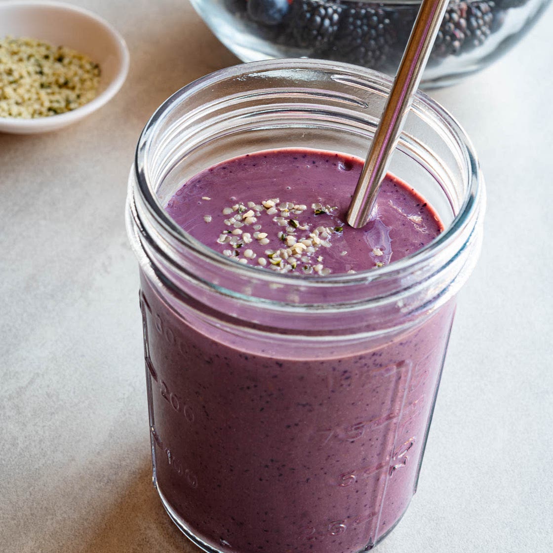 5-Minute Blueberry Mango Smoothie Recipe (No Banana!)