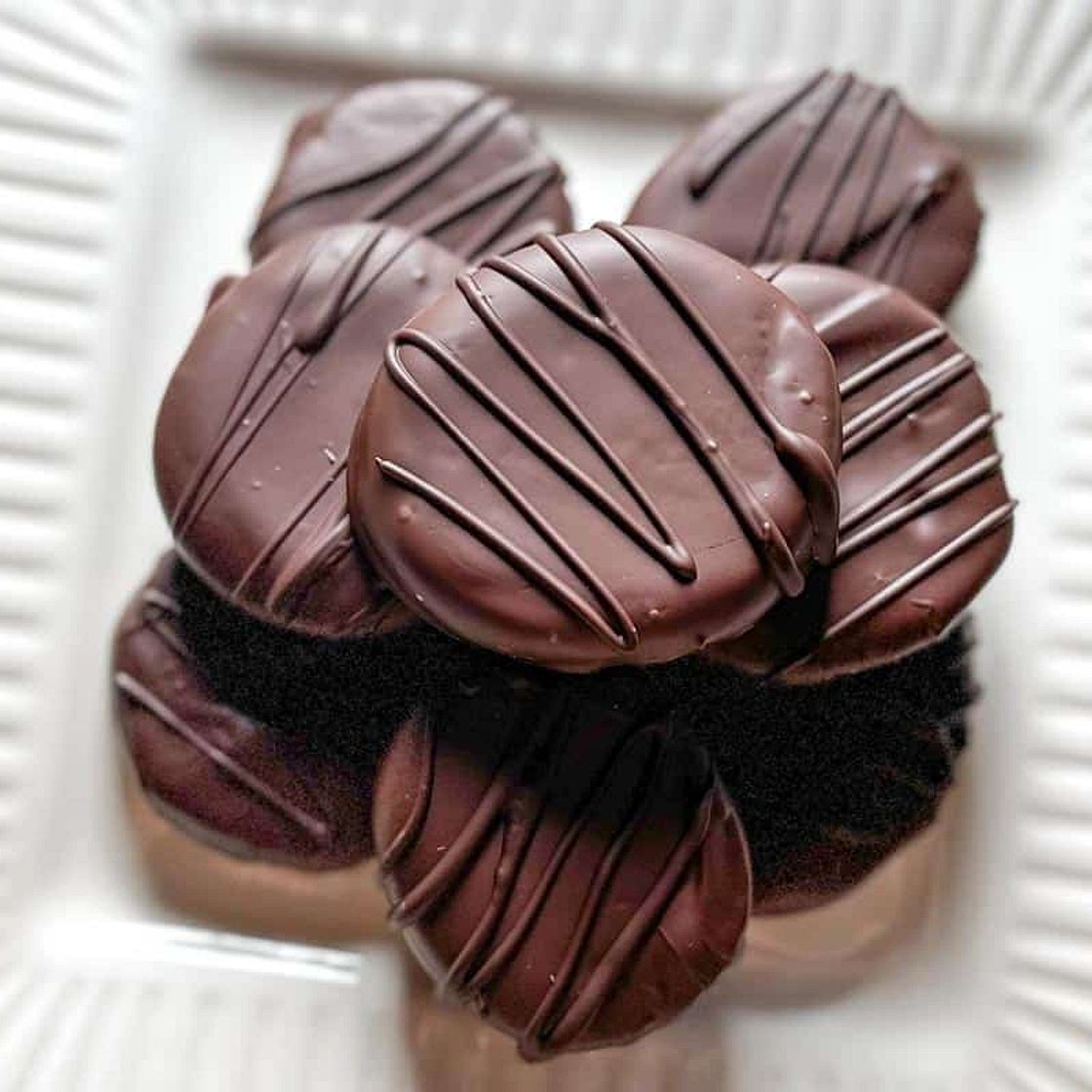 Low FODMAP Chocolate Thin Mint Cookies