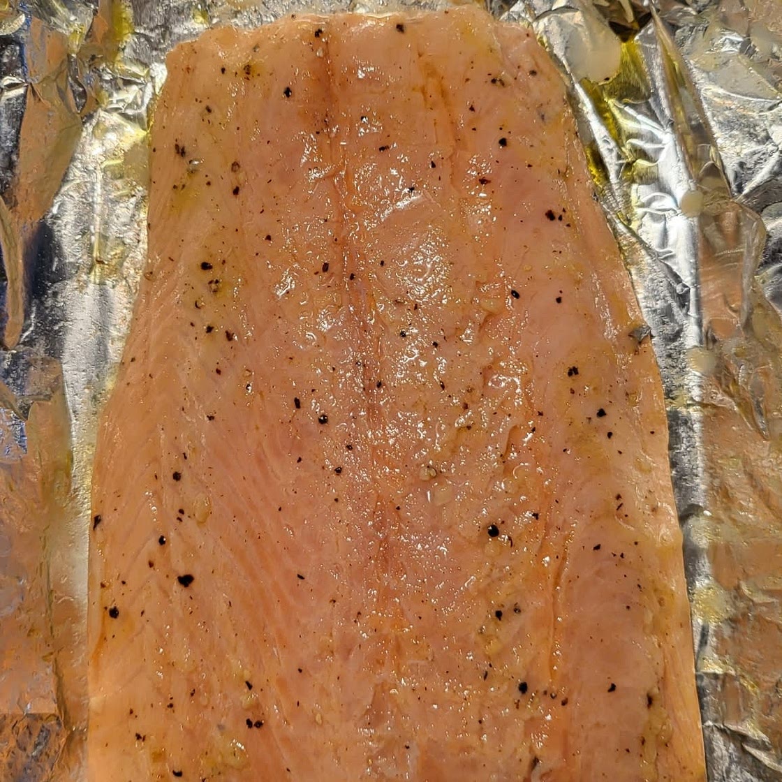 Basil Lemon Baked Salmon in Foil