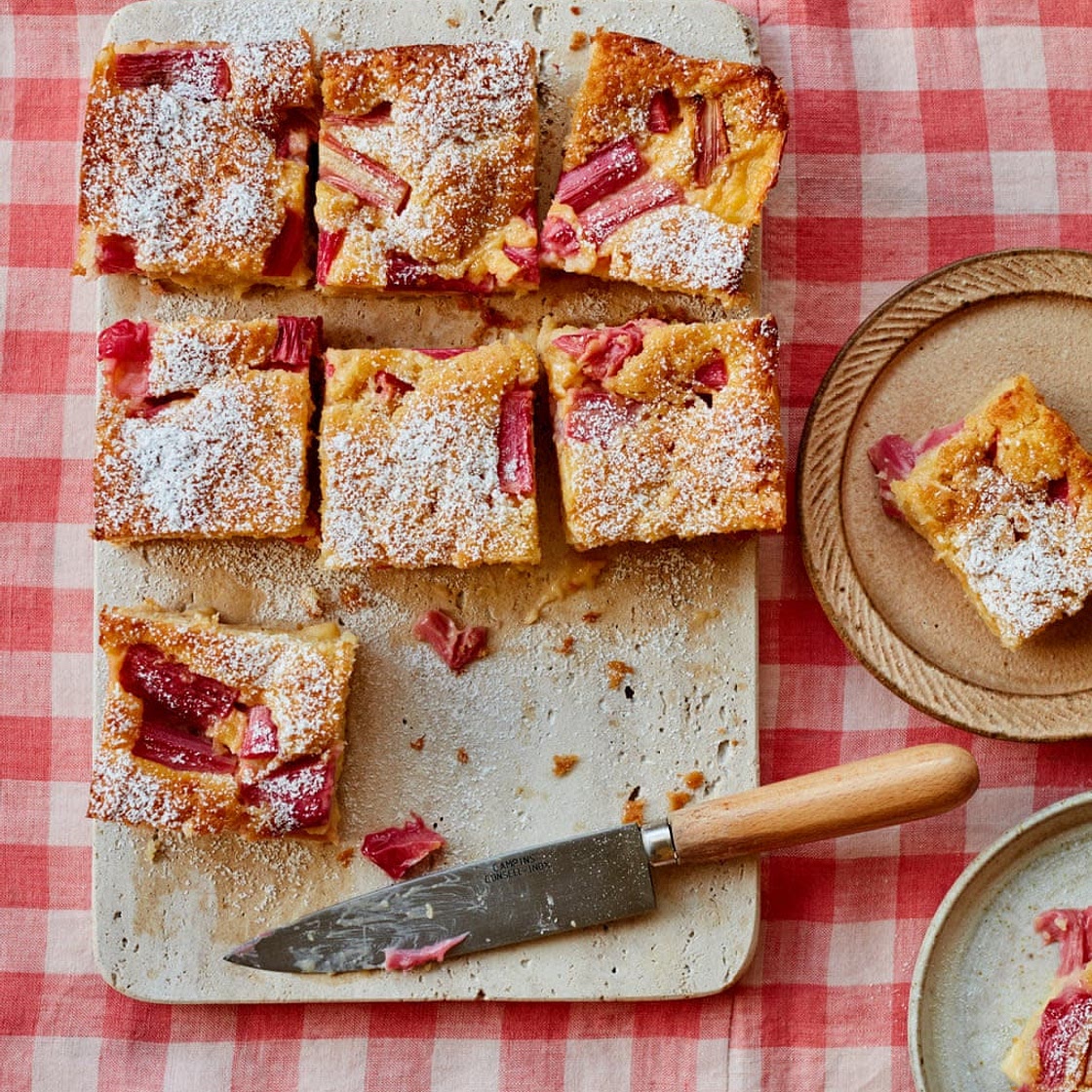 Rhubarb & Custard Cake