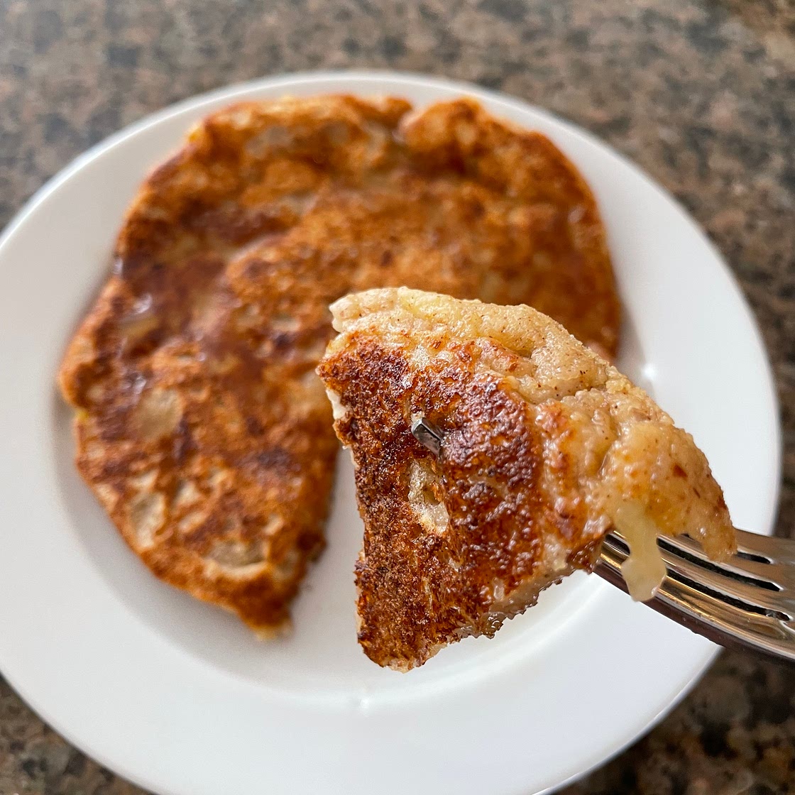 Eggless apple & oats pancakes