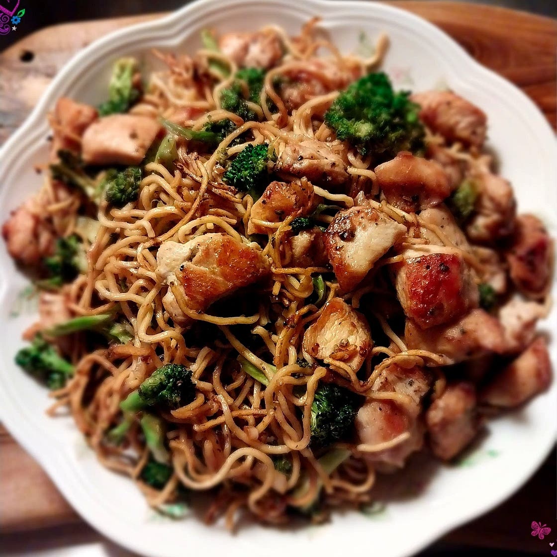Chicken and Broccoli (Chinese Takeout Style)