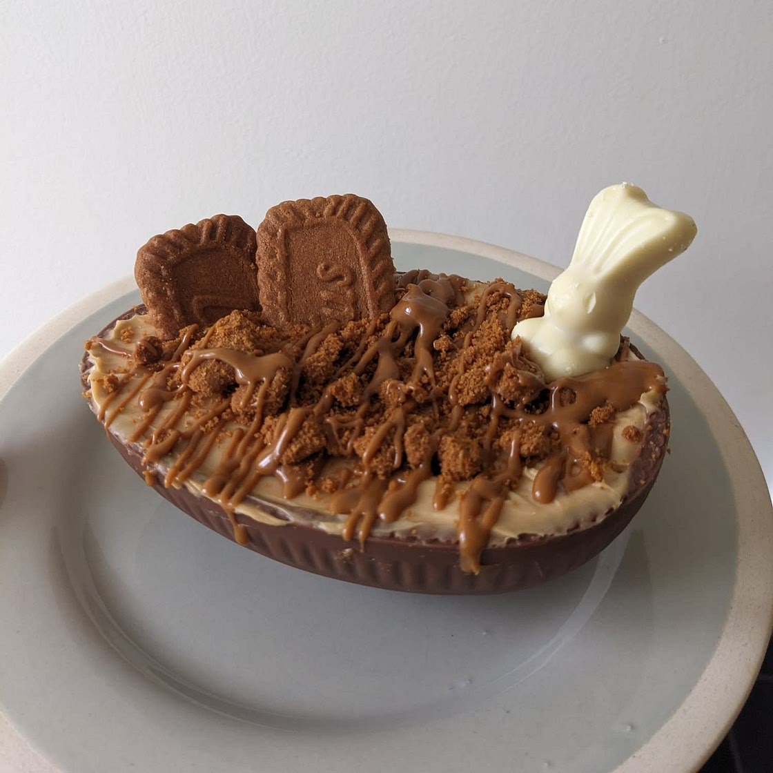 Biscoff Easter Egg Cheesecake