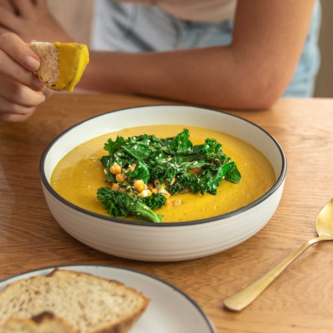 Roasted Pumpkin & Cauliflower Soup