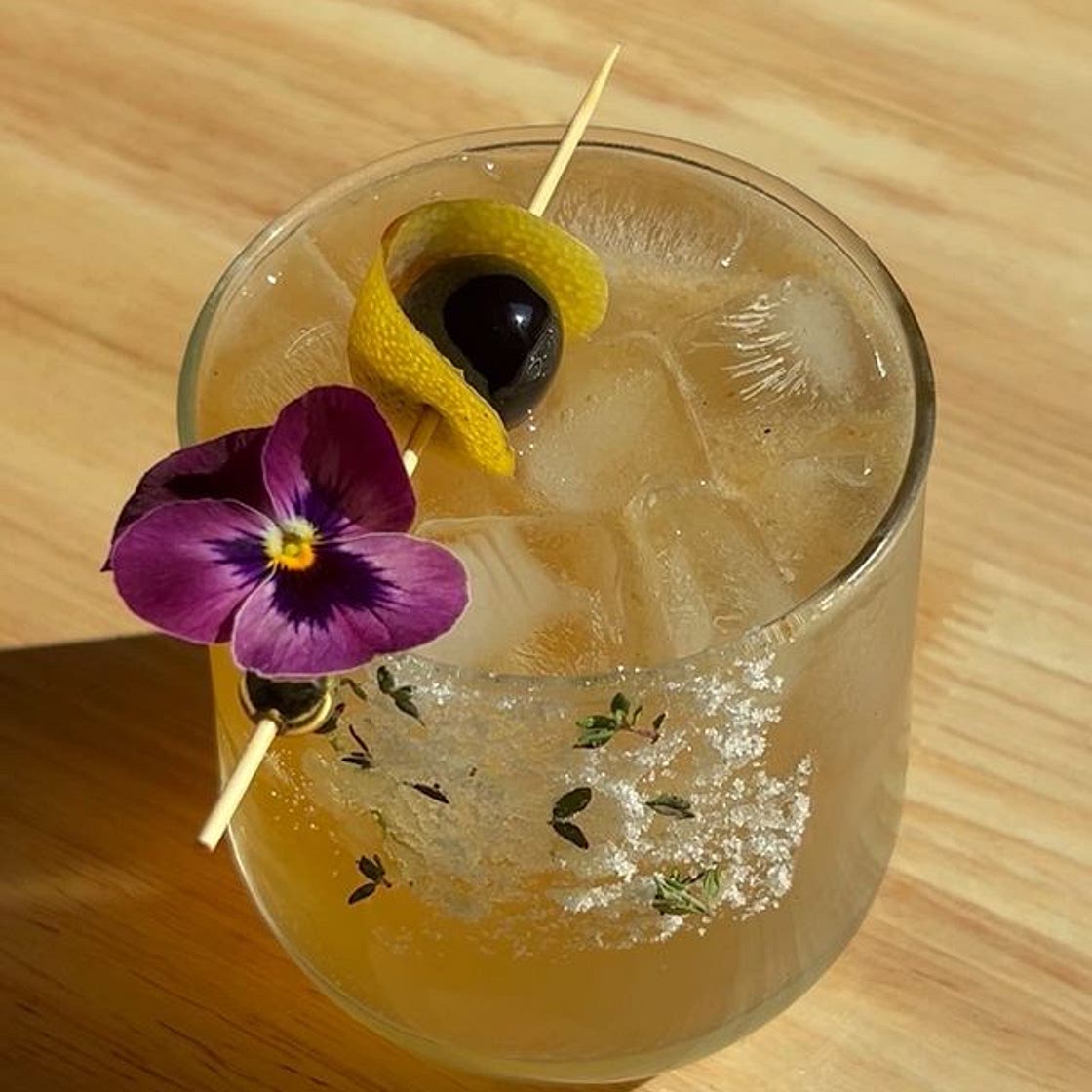 charred lemon gin & tonic